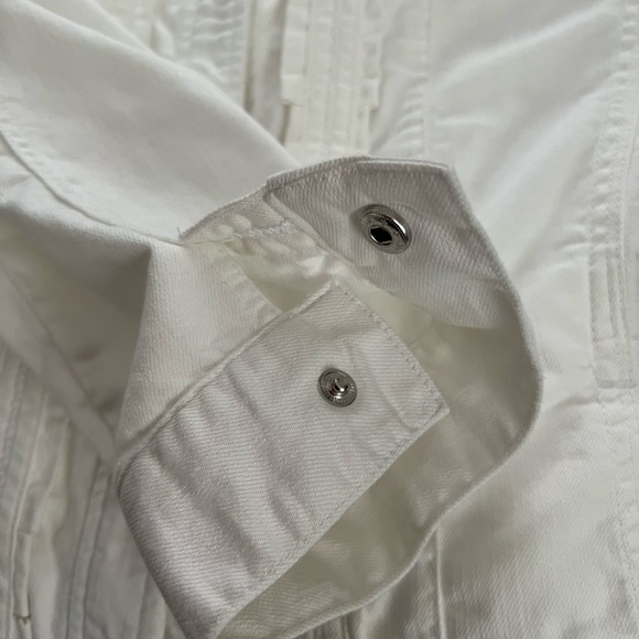 Chico’s Platinum White Raquel Ruffle Jean Jacket Size 2 (L) - Picture 6 of 8